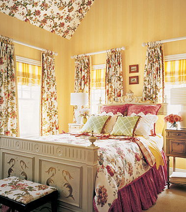 Обои Jaima Brown Chanticleer Lily-Yellow
