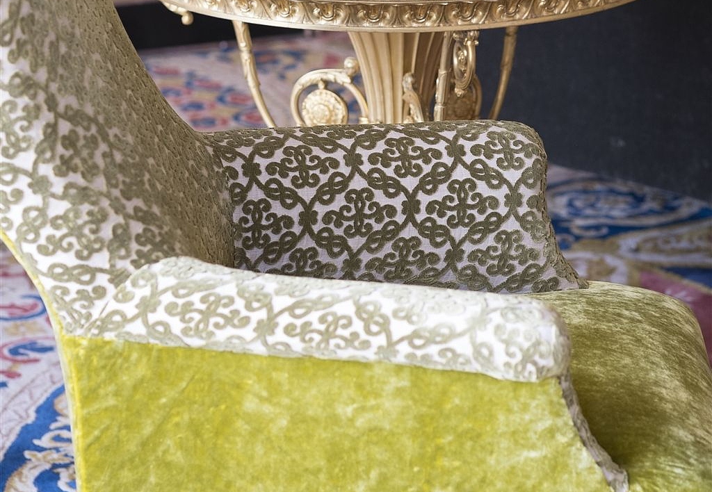 Ткань The Royal Collection Palace Damask FRC2400/01