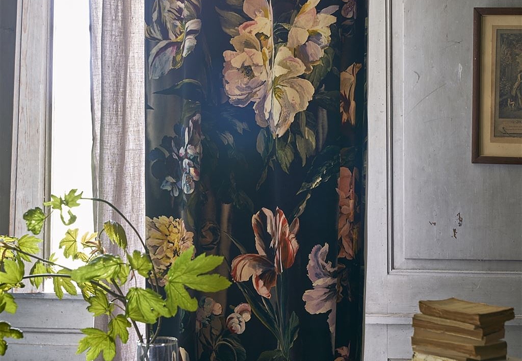 Ткань Designers Guild Tulipa Stellata FDG2760/01