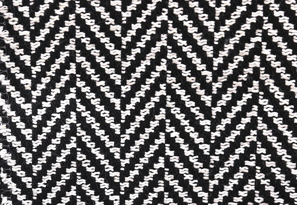 Ткань Clarke & Clarke Black + White F0899/01