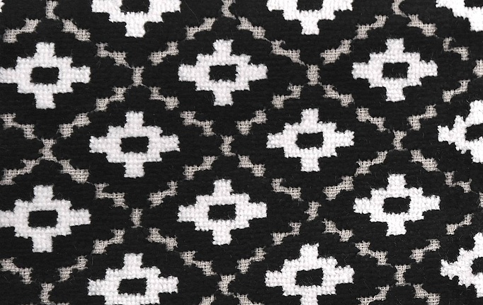 Английская ткань Clarke & Clarke, коллекция Black + White, артикул F0942/01