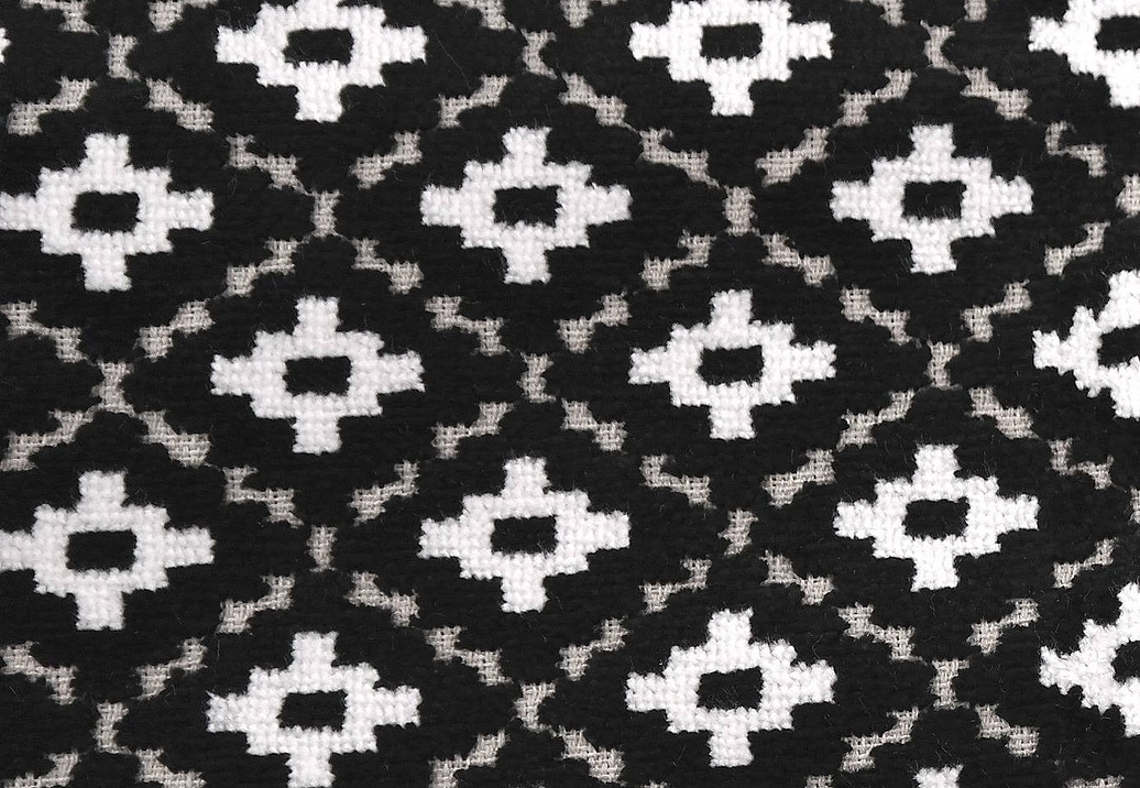 Ткань Clarke & Clarke Black + White F0942/01