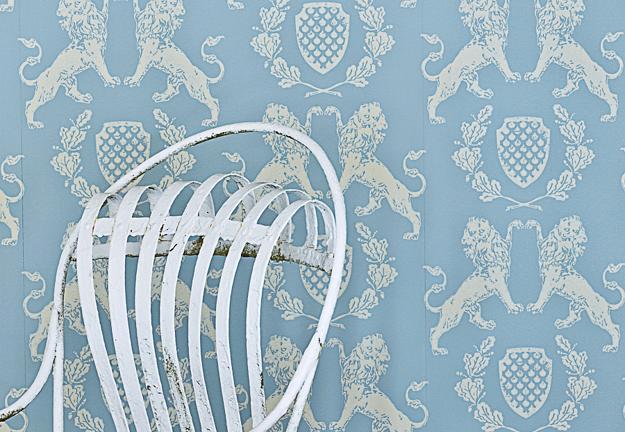 Обои Barneby Gates Book vol.3 BG1100101/Heraldic Lion/Wedgewood Blue