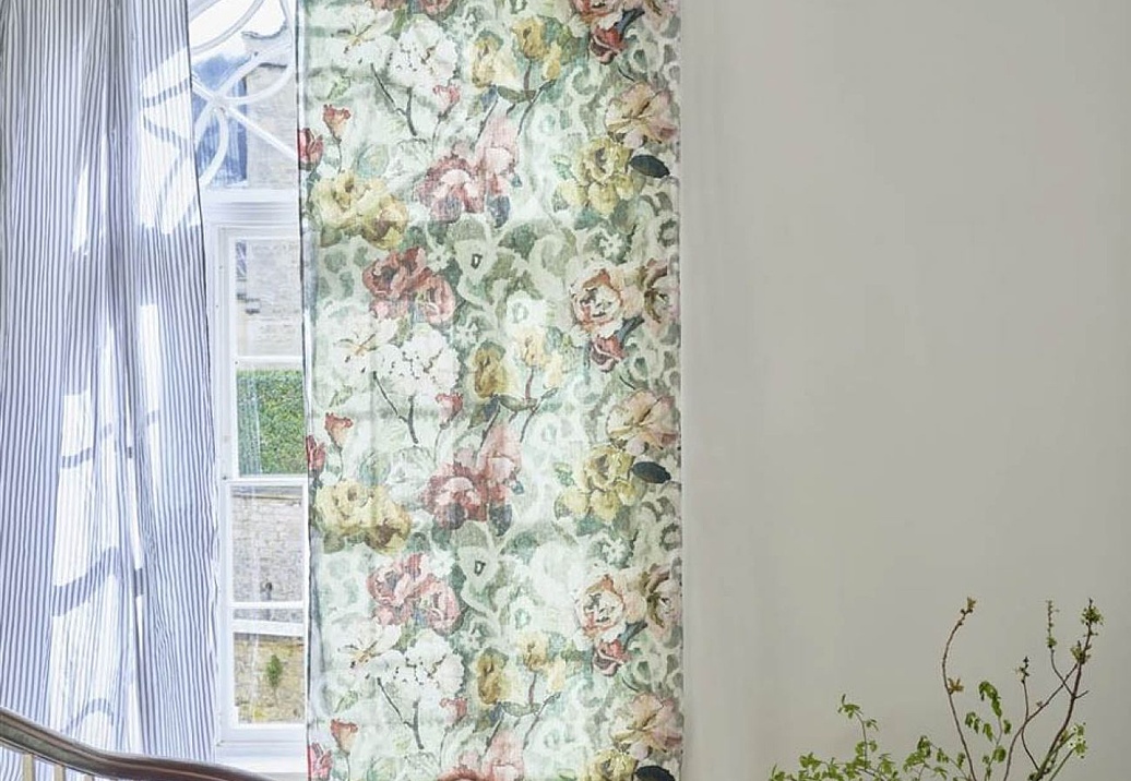 Ткань Designers Guild Tapestry Flower FDG3051/03