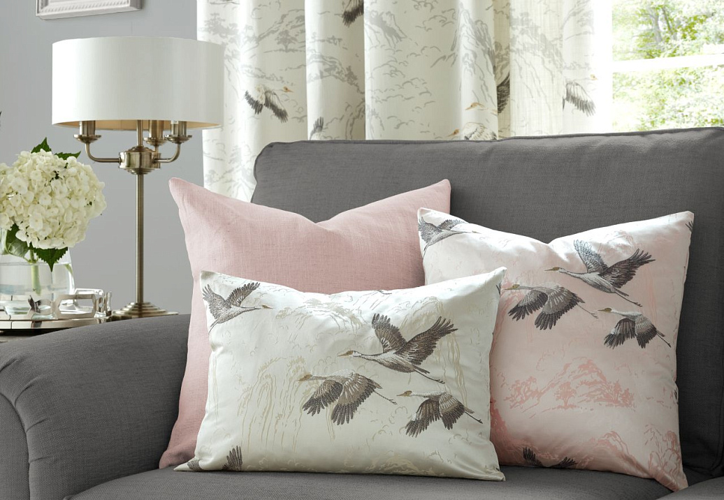 Ткань Laura Ashley Signature Coll.1 AnimaliaEmbroidered/Silver