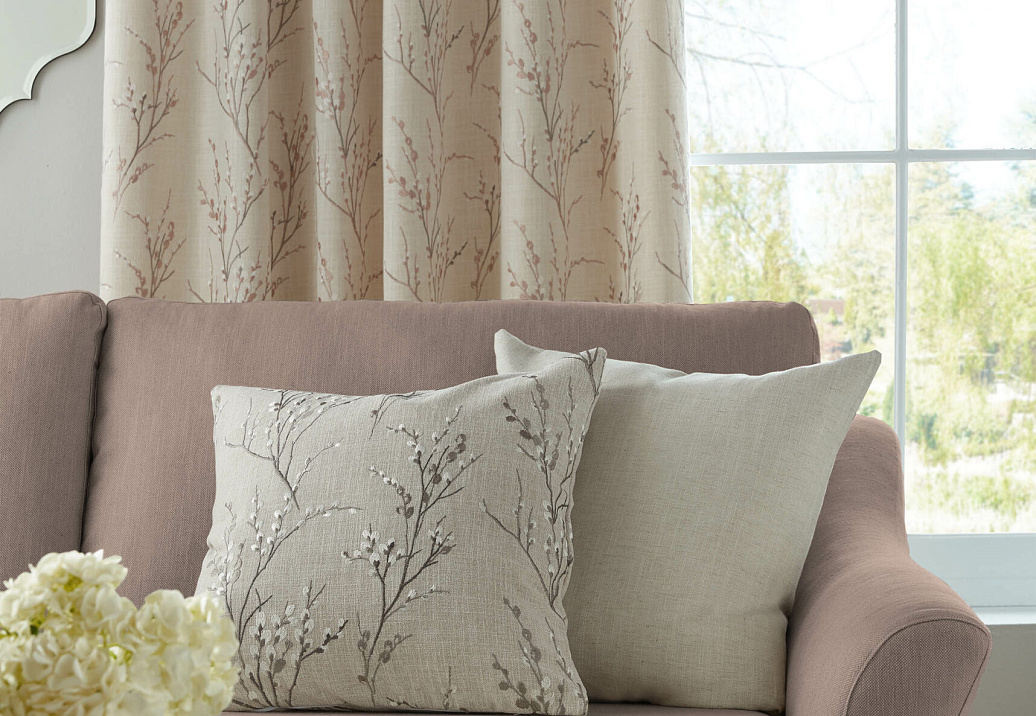 Ткань Laura Ashley Signature Coll.1 PussyWillowEmbroidered/Blush