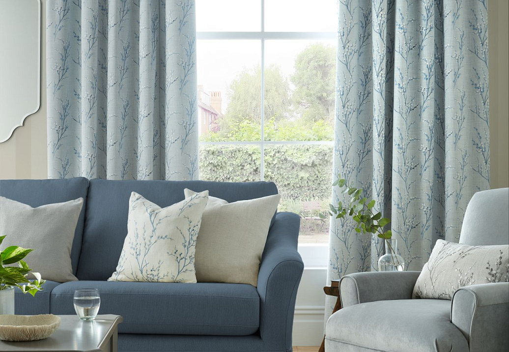Ткань Laura Ashley Signature Coll.1 PussyWillowEmbroidered/Seaspray