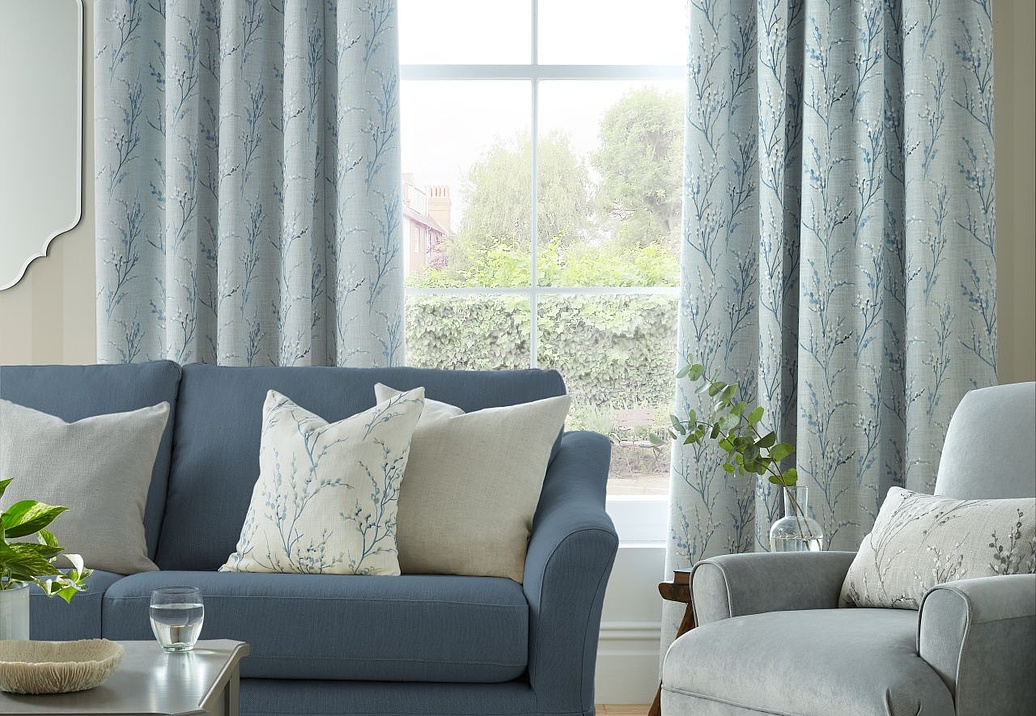 Ткань Laura Ashley Signature Coll.1 PussyWillowEmbroidered/Seaspray