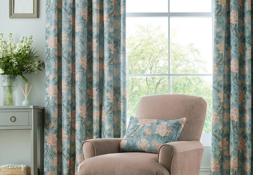Ткань Laura Ashley Signature Coll.1 TapestryFloralChenille/Blush