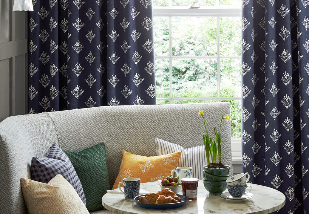 Ткань Laura Ashley Heritage Inspired Vol.1 LadyFernEmbroidery/FrenchNavy
