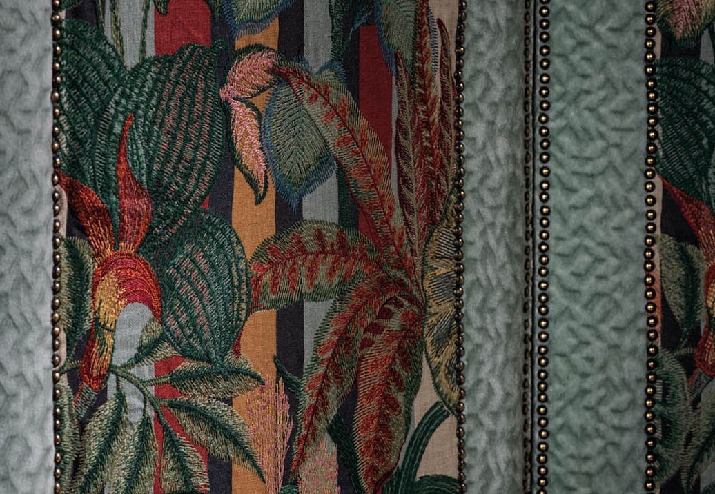 Ткань Osborne & Little Byzance F7898-01