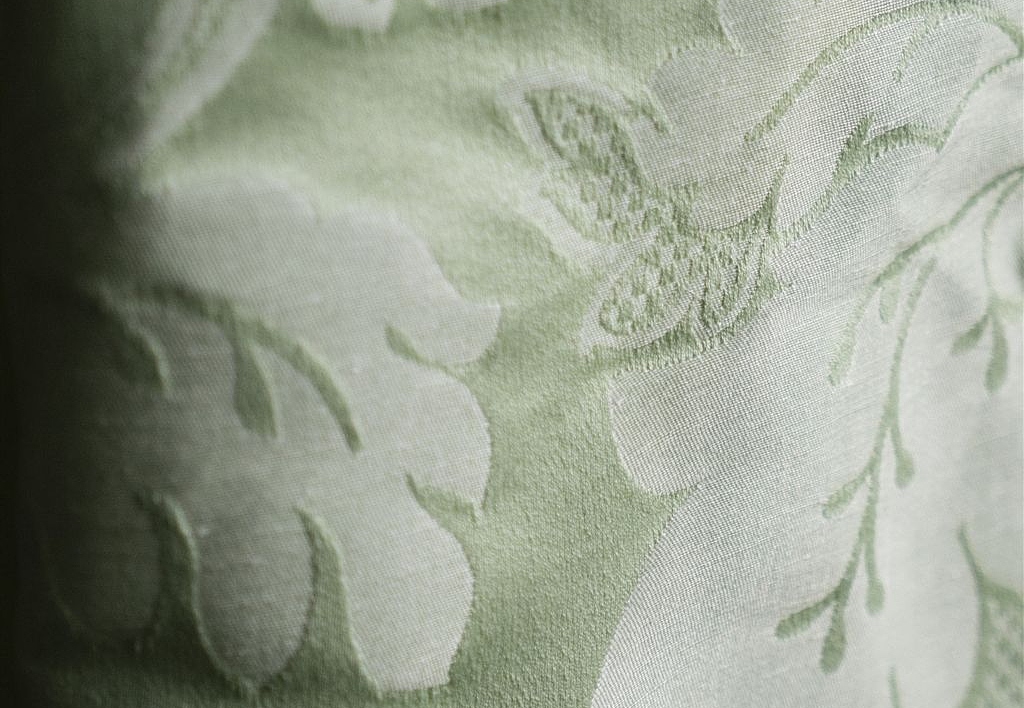 Ткань Designers Guild Tulleries Damask FDG2452/01