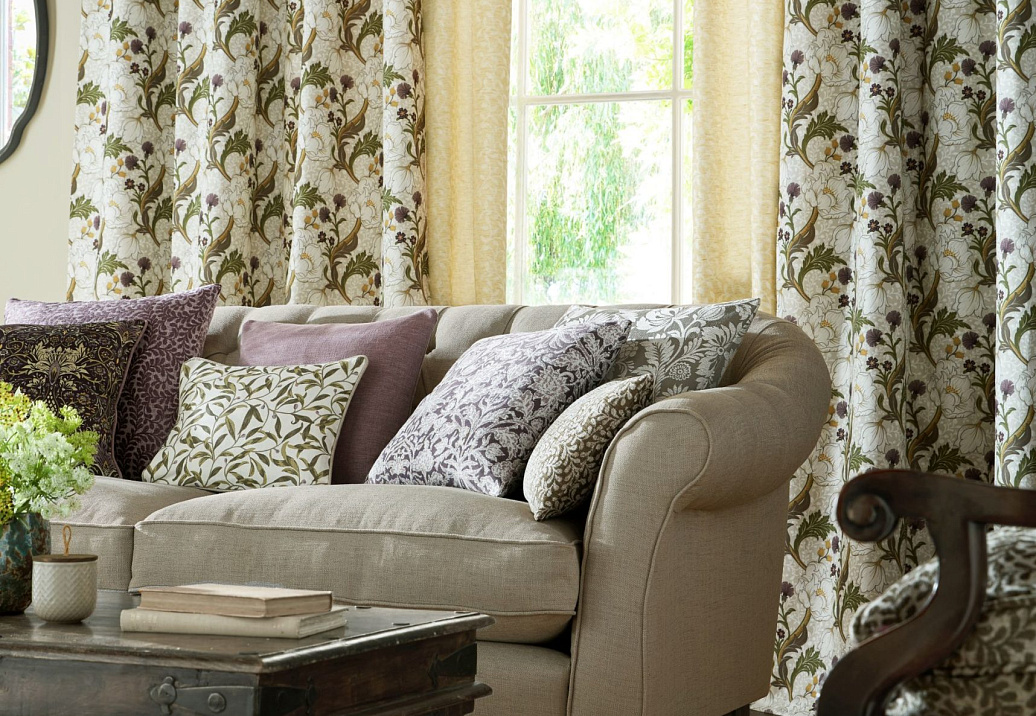 Ткань Ashley Wilde Roseberry Manor Dovecote/Plum