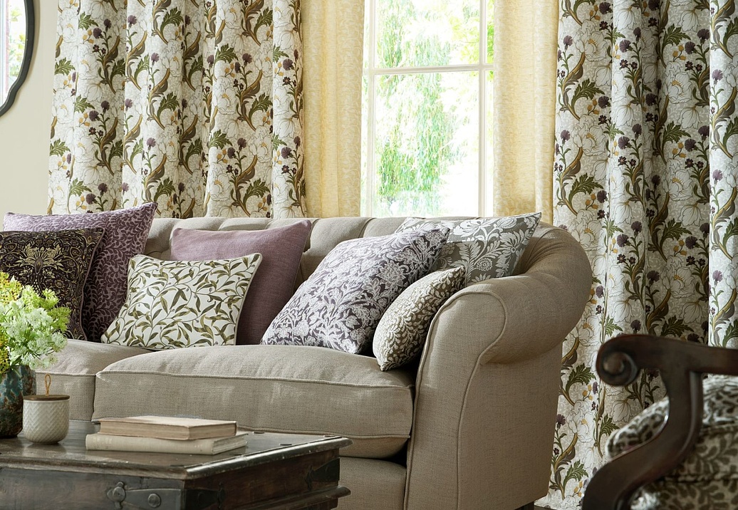 Ткань Ashley Wilde Roseberry Manor Dovecote/Plum