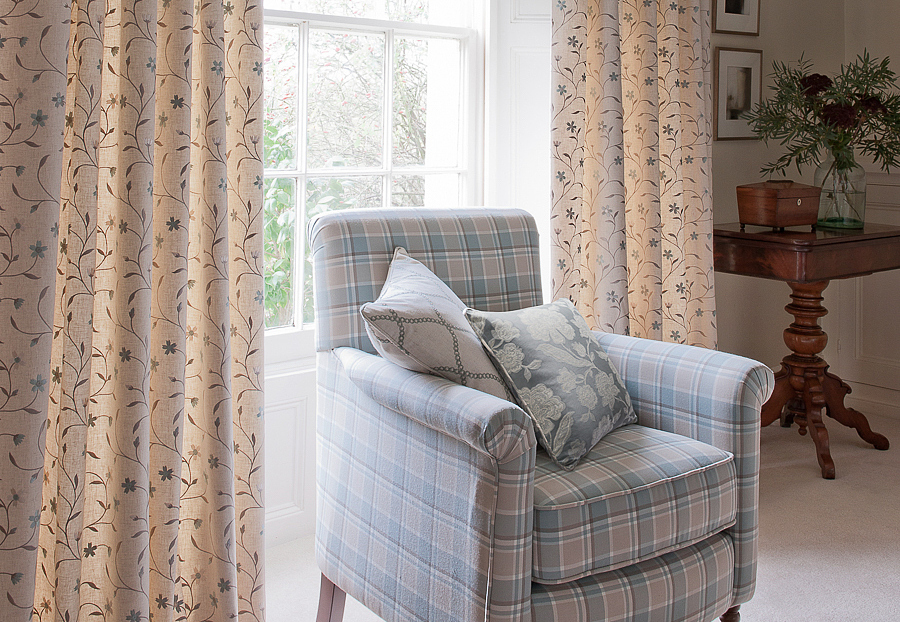 Ткань Clarke & Clarke Ribble Valley F0599/03